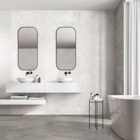 Lyst moderne bad med fliser og badekar